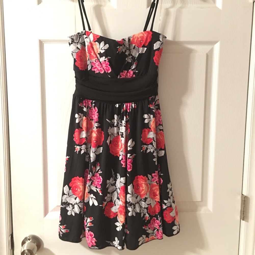 Nice dress black with red and pink roses